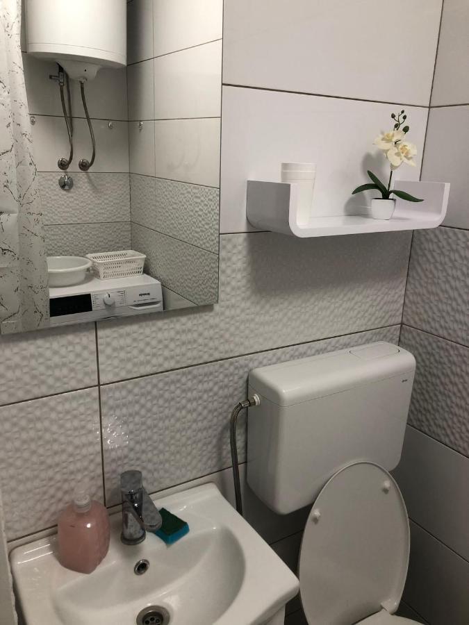 Apartman Lana Appartamento Zara Esterno foto